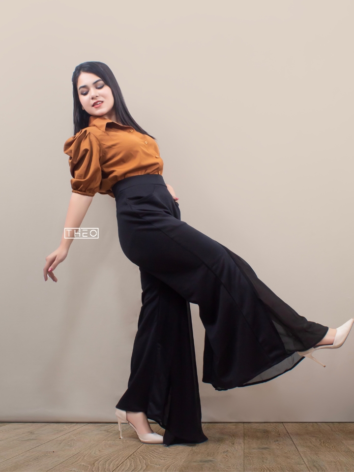 Exclusive Flare Pant